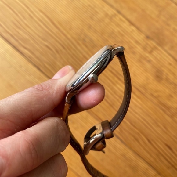 Fossil watch with leather band - Picture 2 of 10